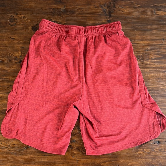Men’s Nike basketball shorts. - Picture 2 of 5